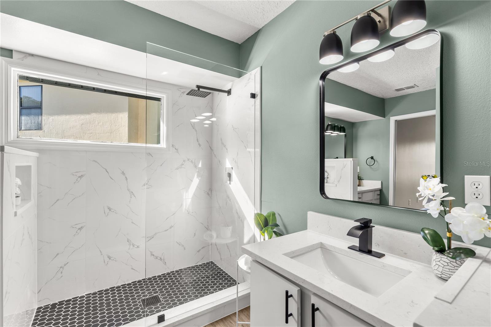 Image 26 of 48 For 8644 Shenna Court