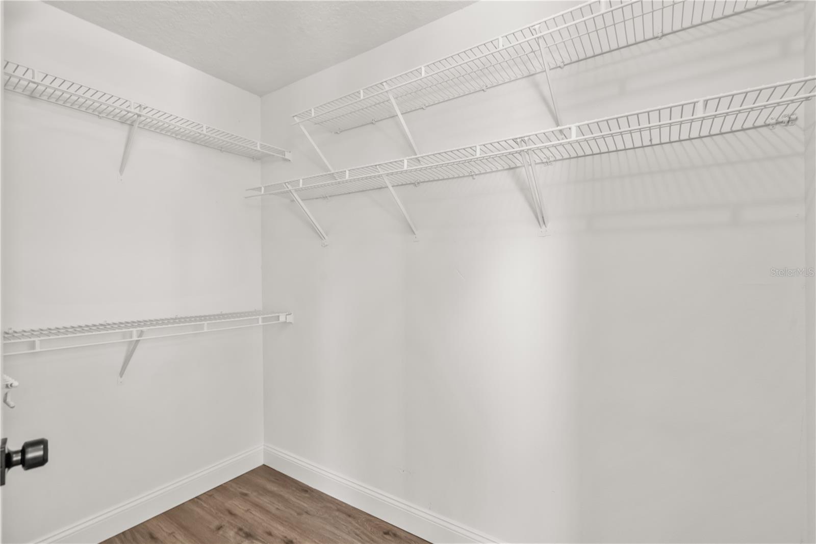 Image 28 of 48 For 8644 Shenna Court