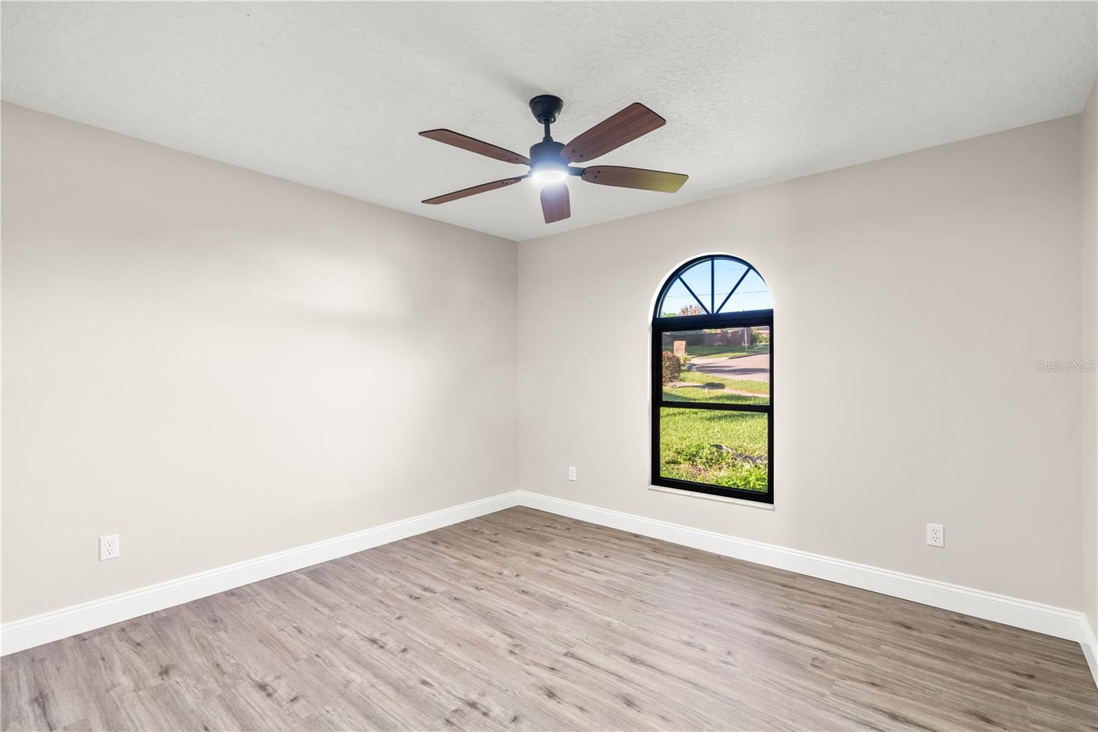 Image 29 of 48 For 8644 Shenna Court