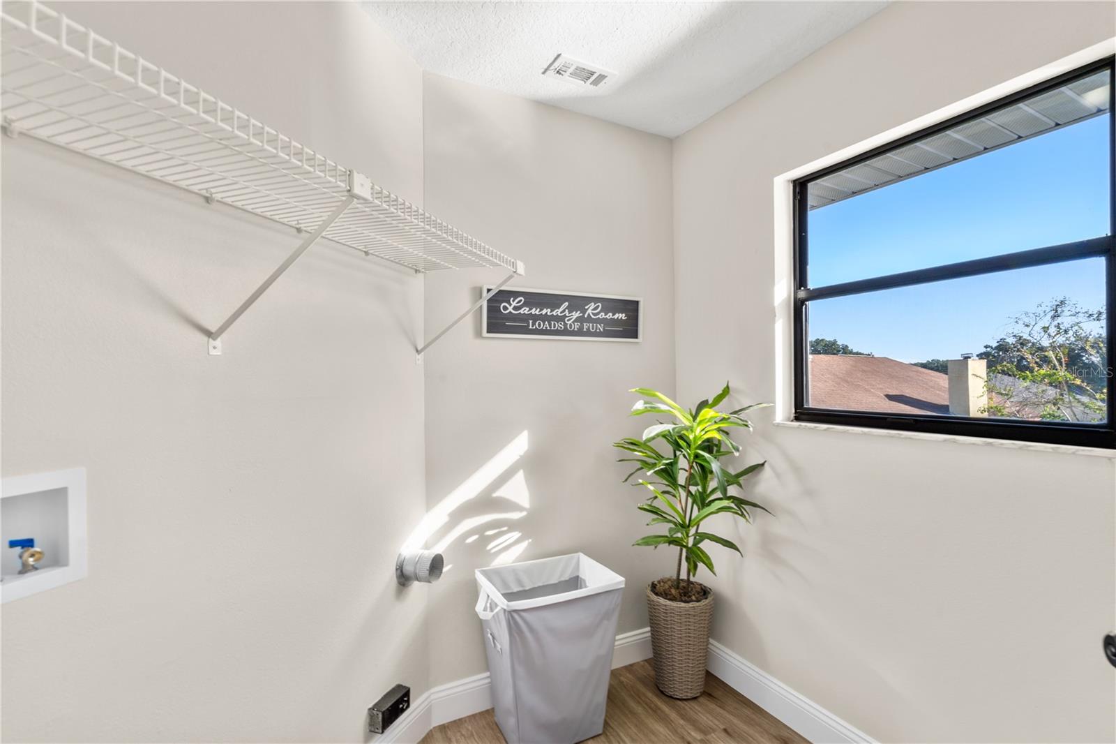 Image 33 of 48 For 8644 Shenna Court