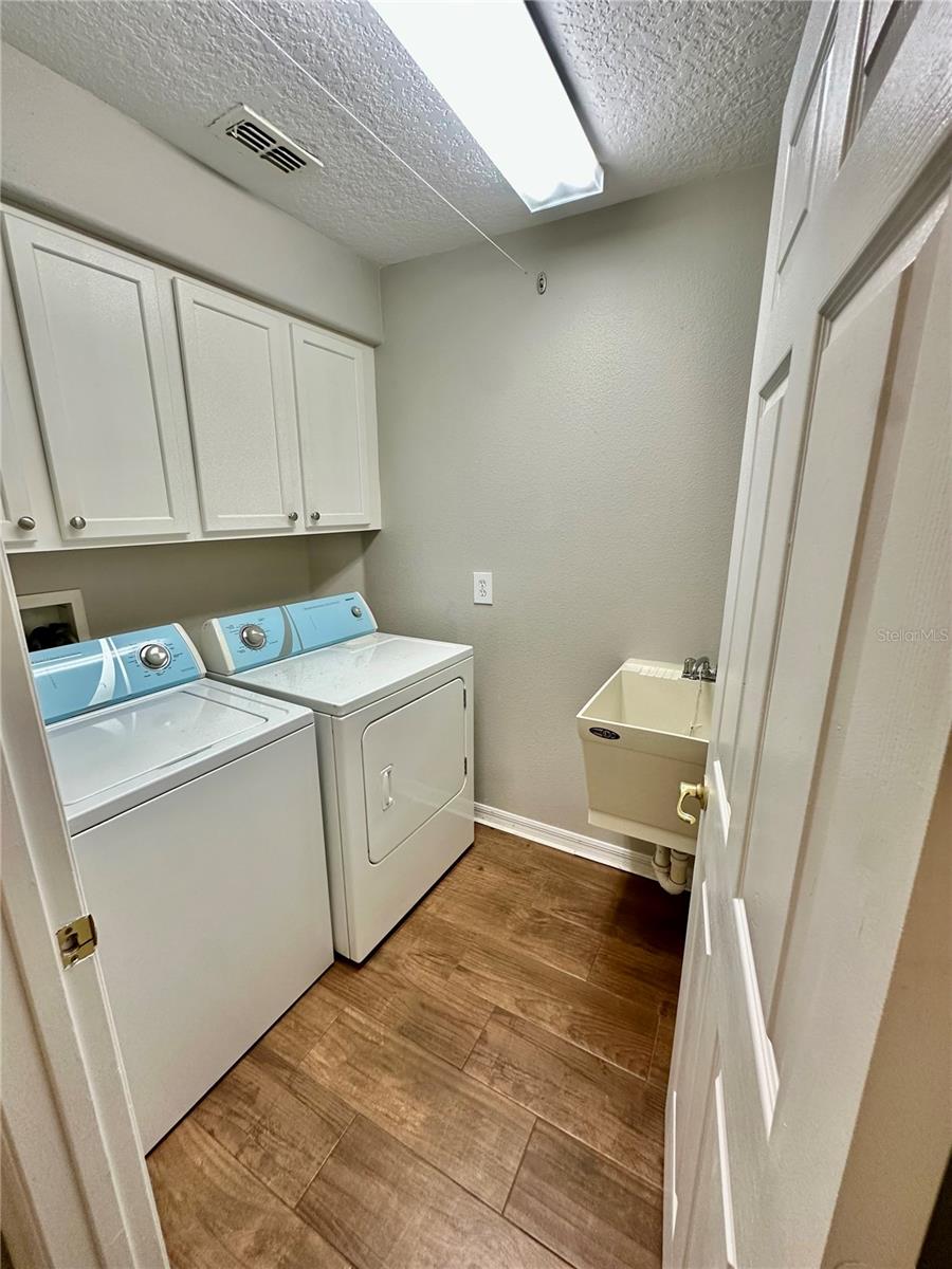 Image 17 of 38 For 9226 Pecky Cypress Way