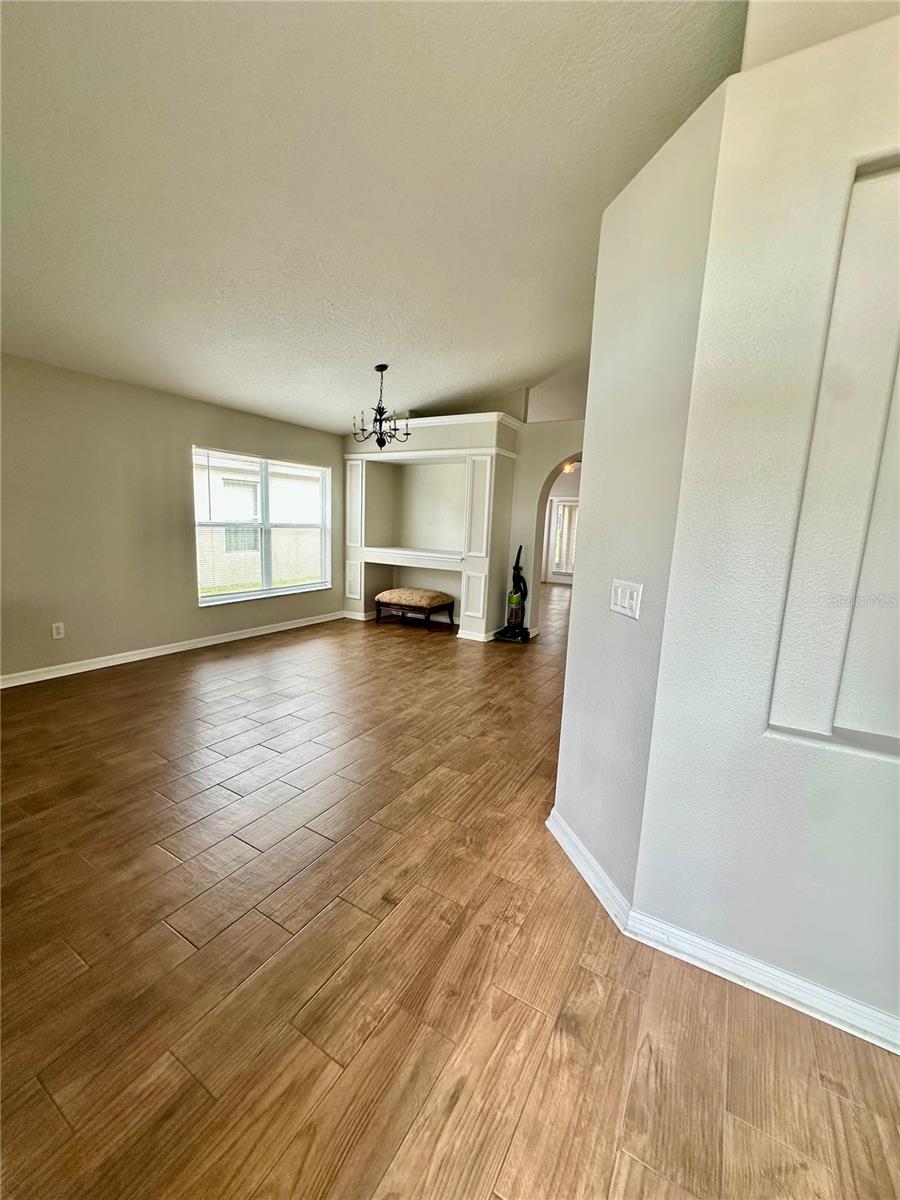 Image 6 of 38 For 9226 Pecky Cypress Way