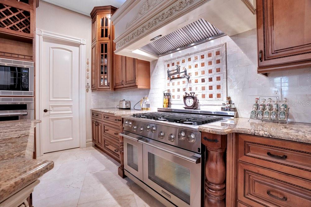 Image 20 of 97 For 5750 Emerington Cres