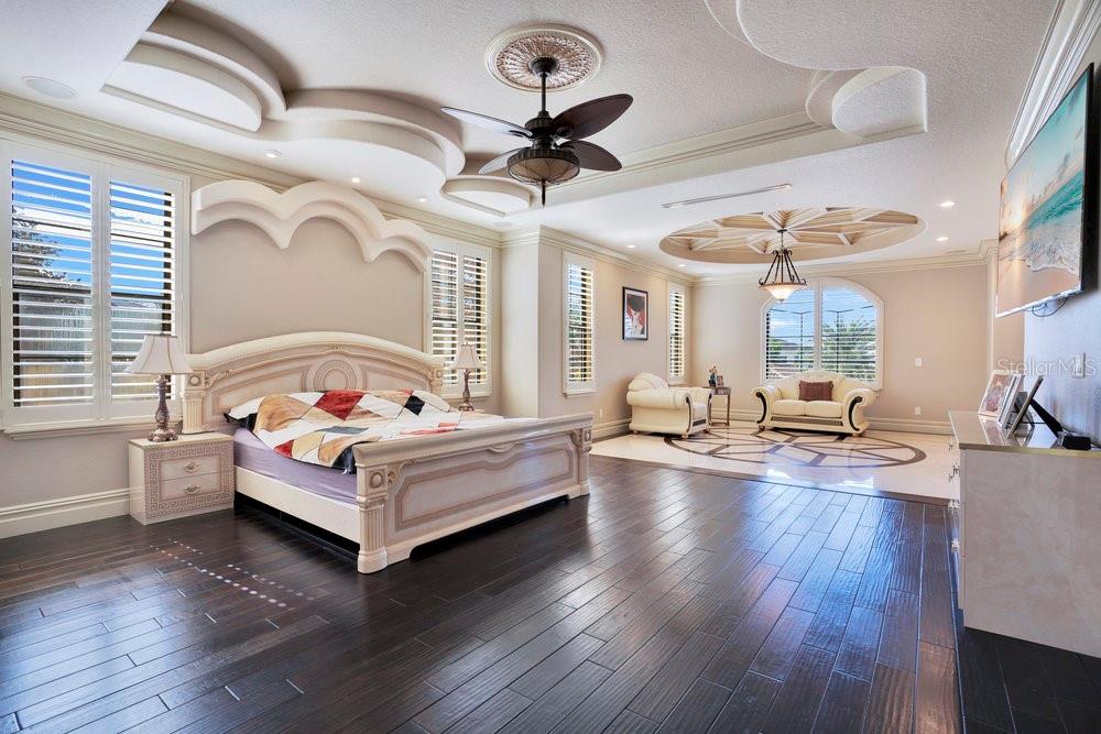 Image 34 of 97 For 5750 Emerington Cres