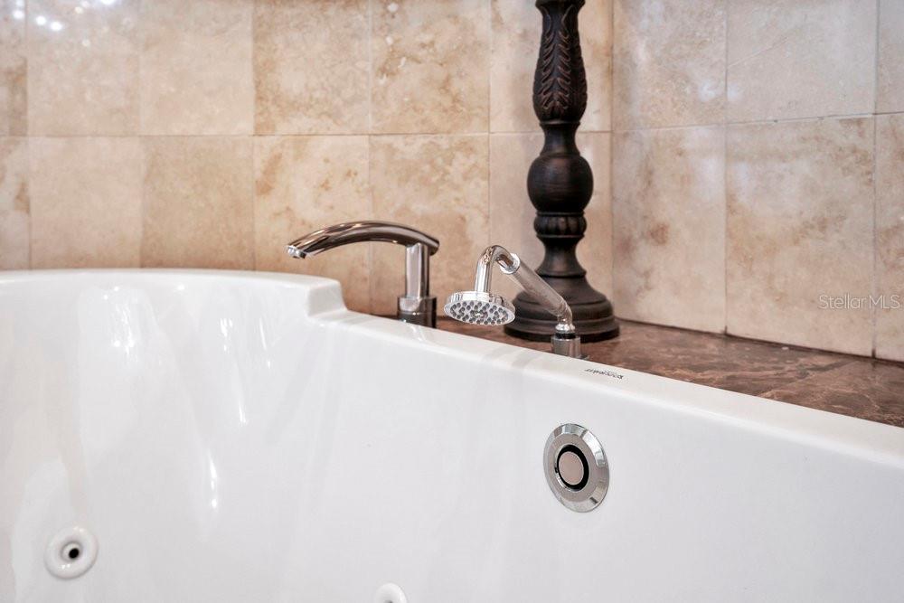 Image 42 of 97 For 5750 Emerington Cres