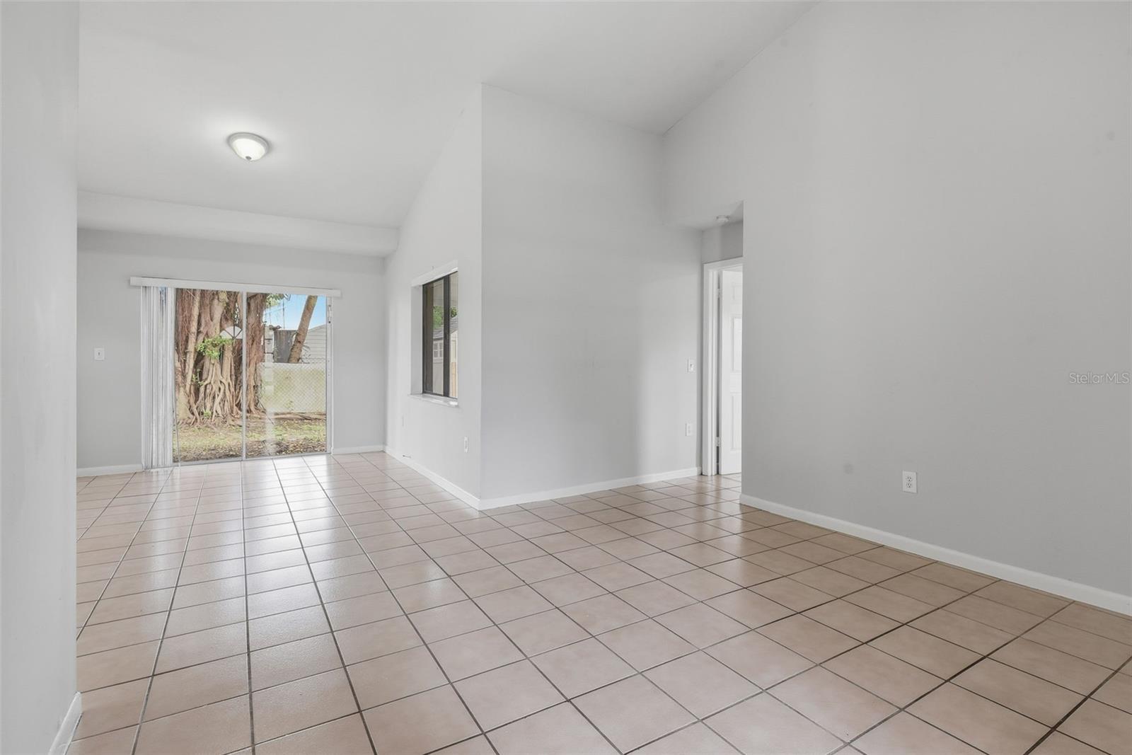 Image 20 of 27 For 20957 124th Avenue Road