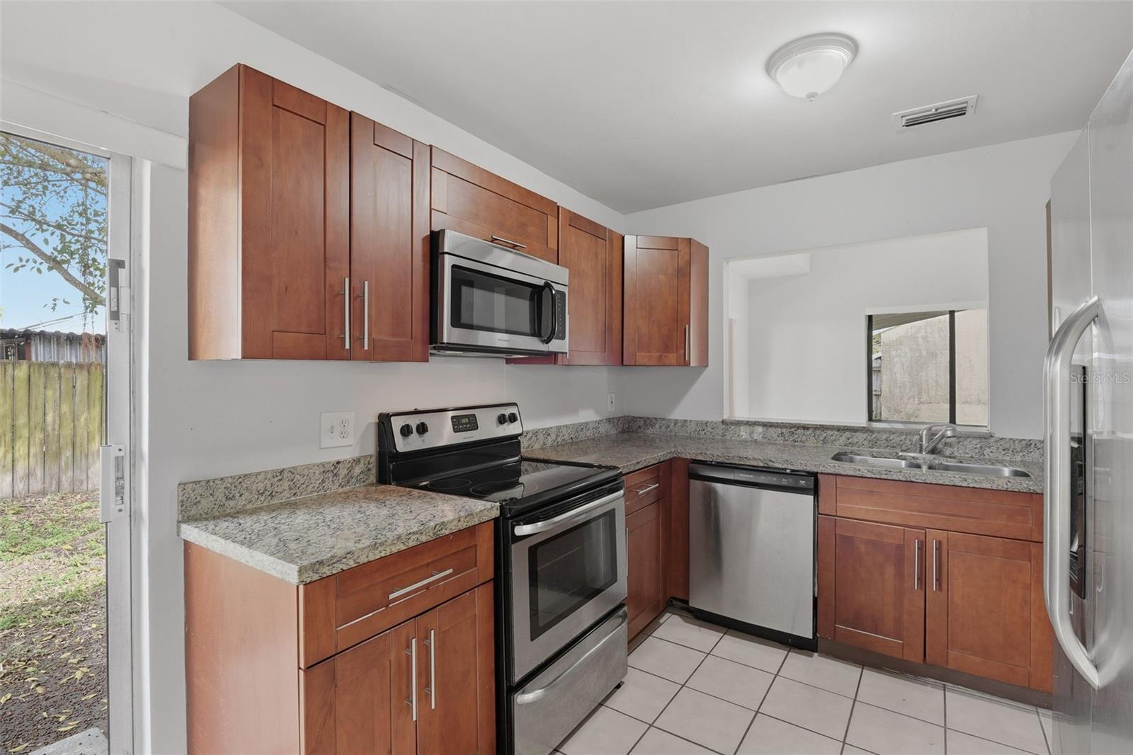 Image 3 of 27 For 20957 124th Avenue Road