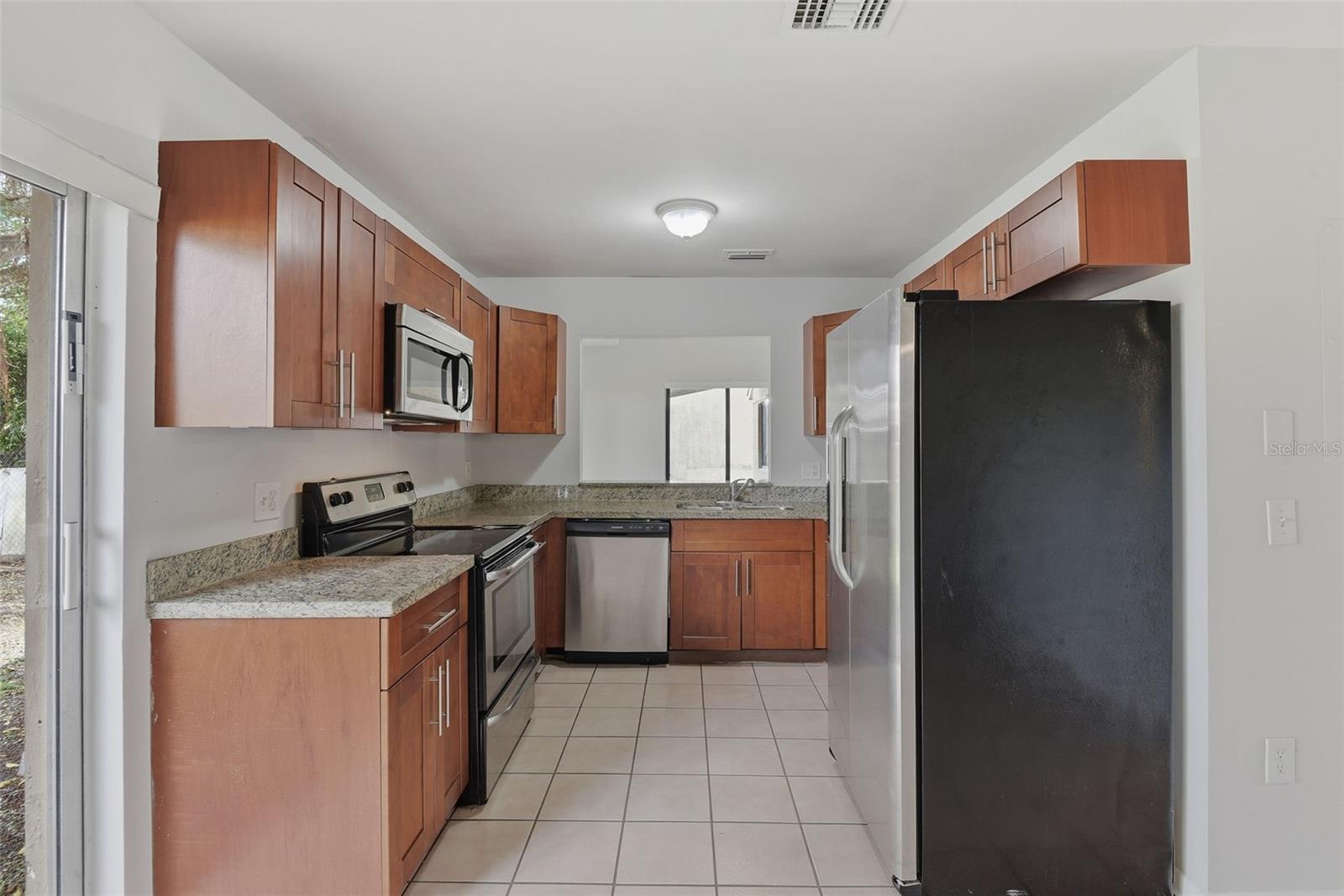 Image 4 of 27 For 20957 124th Avenue Road