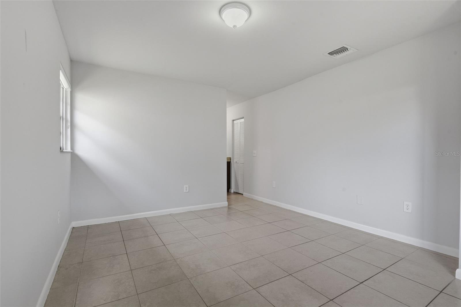 Image 8 of 27 For 20957 124th Avenue Road