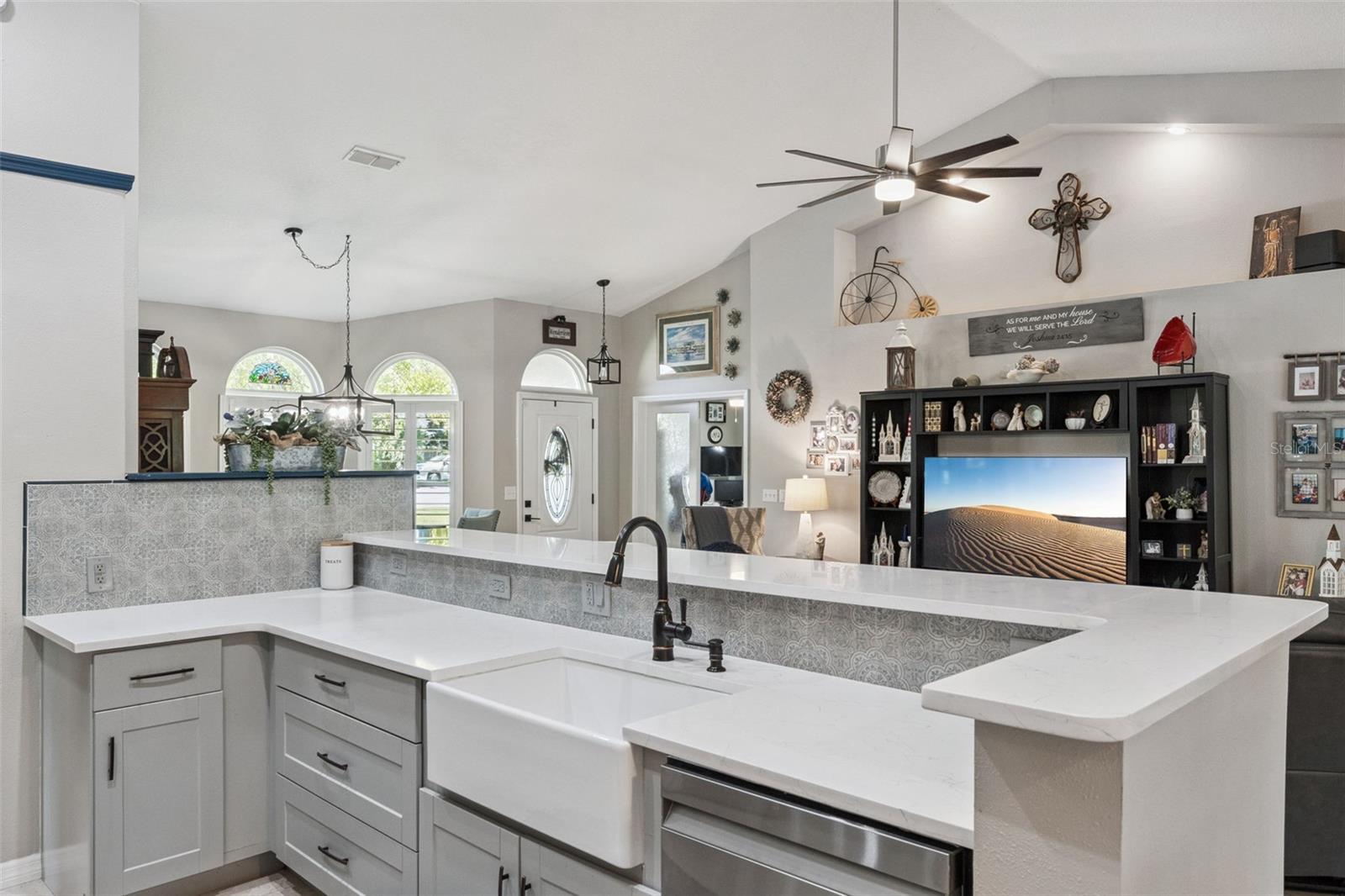 Image 12 of 43 For 304 Sabal Springs Court