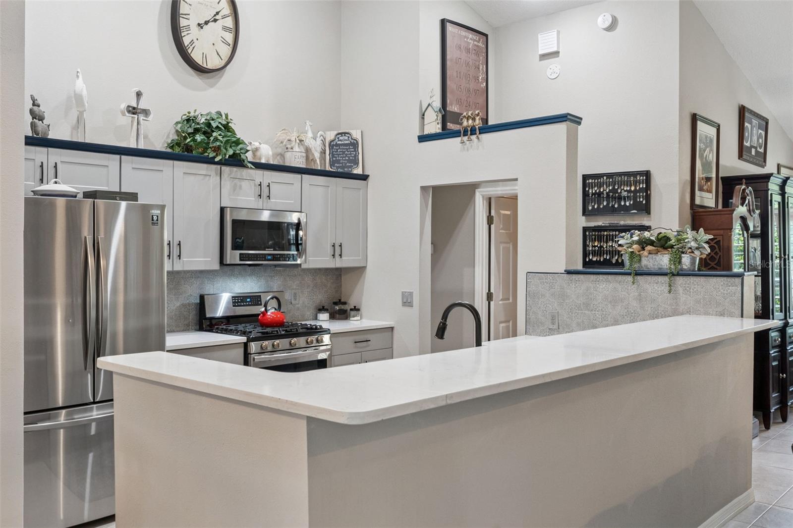 Image 13 of 43 For 304 Sabal Springs Court