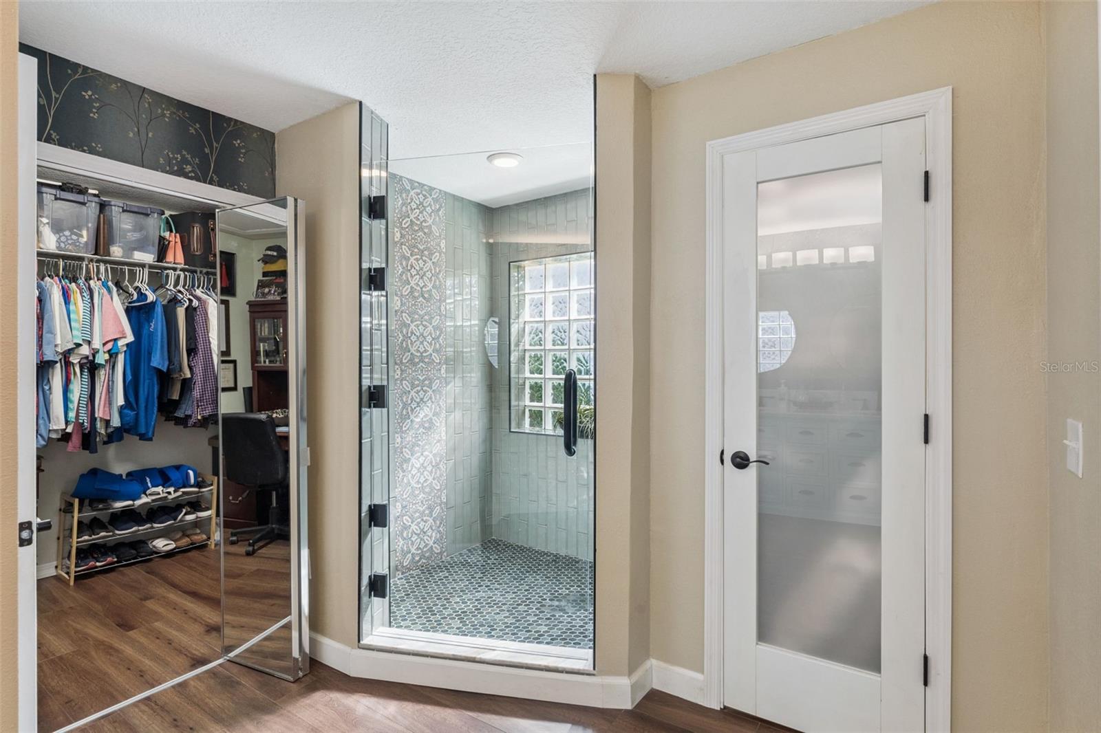 Image 19 of 43 For 304 Sabal Springs Court