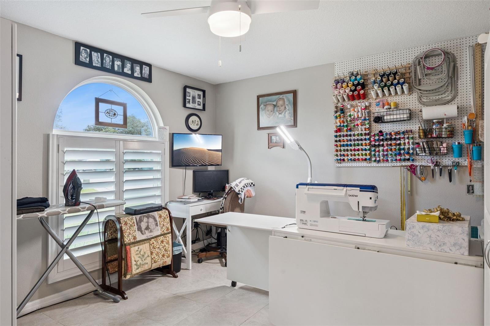 Image 21 of 43 For 304 Sabal Springs Court