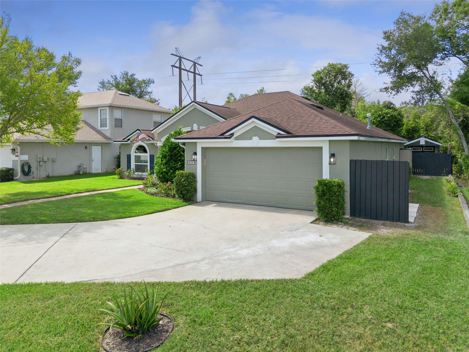 Image 3 of 43 For 304 Sabal Springs Court