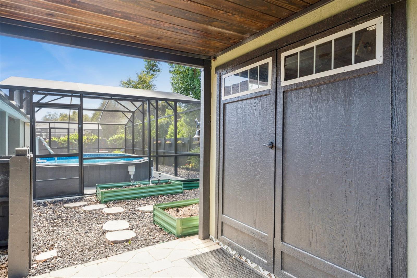 Image 36 of 43 For 304 Sabal Springs Court