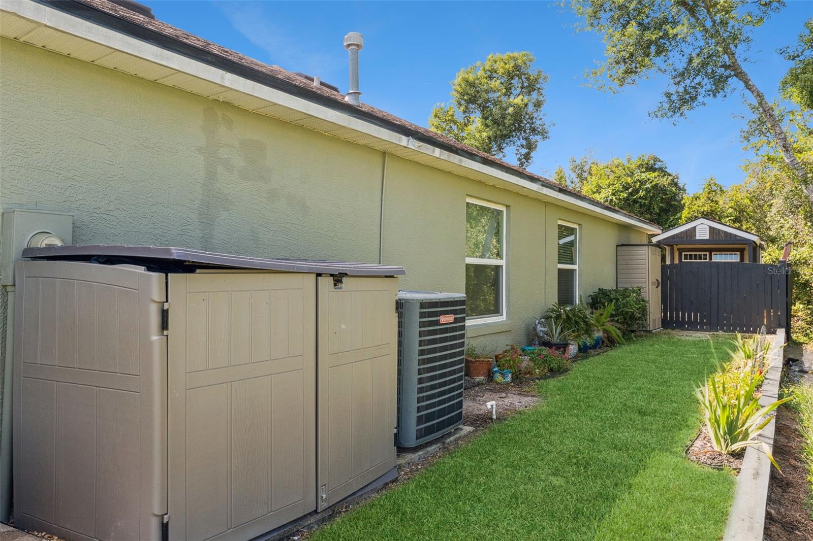 Image 37 of 43 For 304 Sabal Springs Court