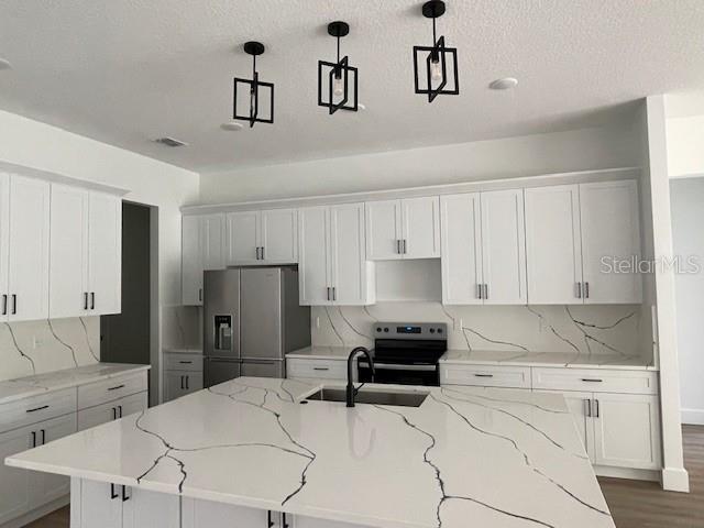 Image 15 of 52 For 41719 Aspen Drive