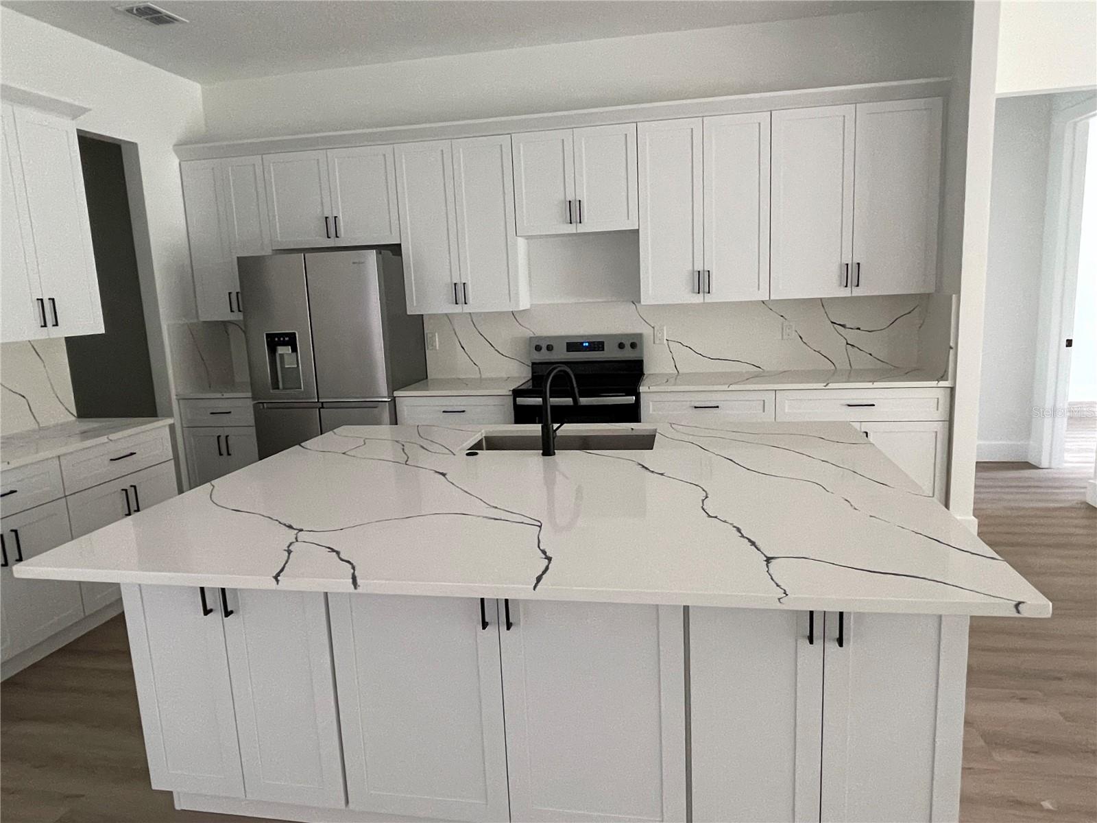 Image 16 of 52 For 41719 Aspen Drive