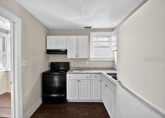 Image 11 of 20 For 319 Hollywood Avenue