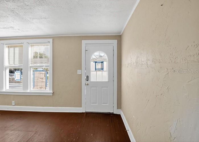 Image 5 of 20 For 319 Hollywood Avenue