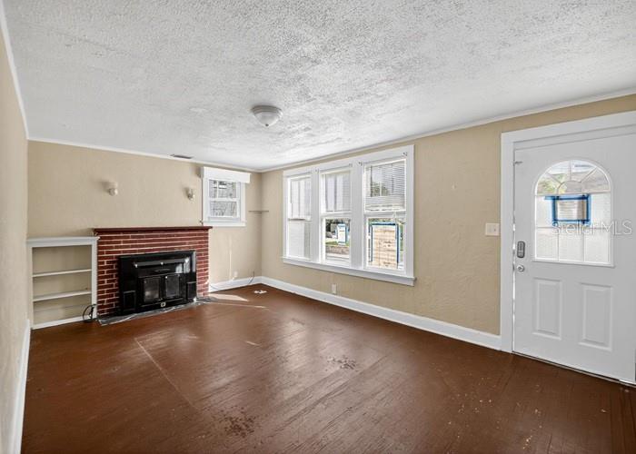 Image 7 of 20 For 319 Hollywood Avenue