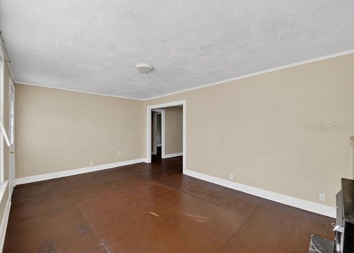 Image 8 of 20 For 319 Hollywood Avenue