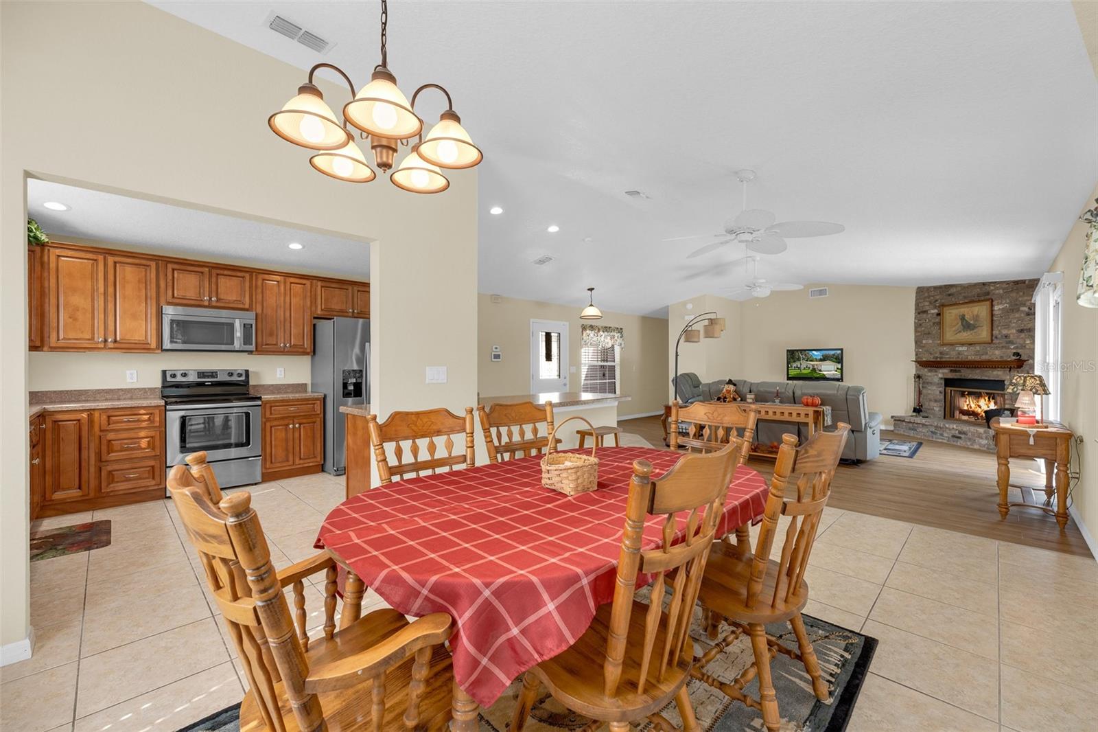 Image 13 of 37 For 3311 Needle Palm Drive