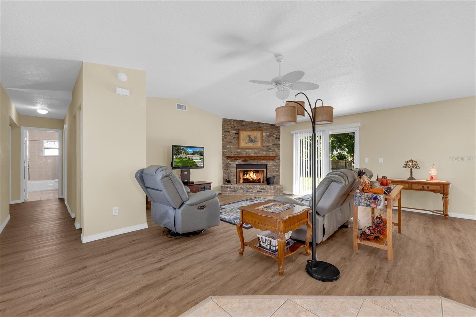 Image 16 of 37 For 3311 Needle Palm Drive