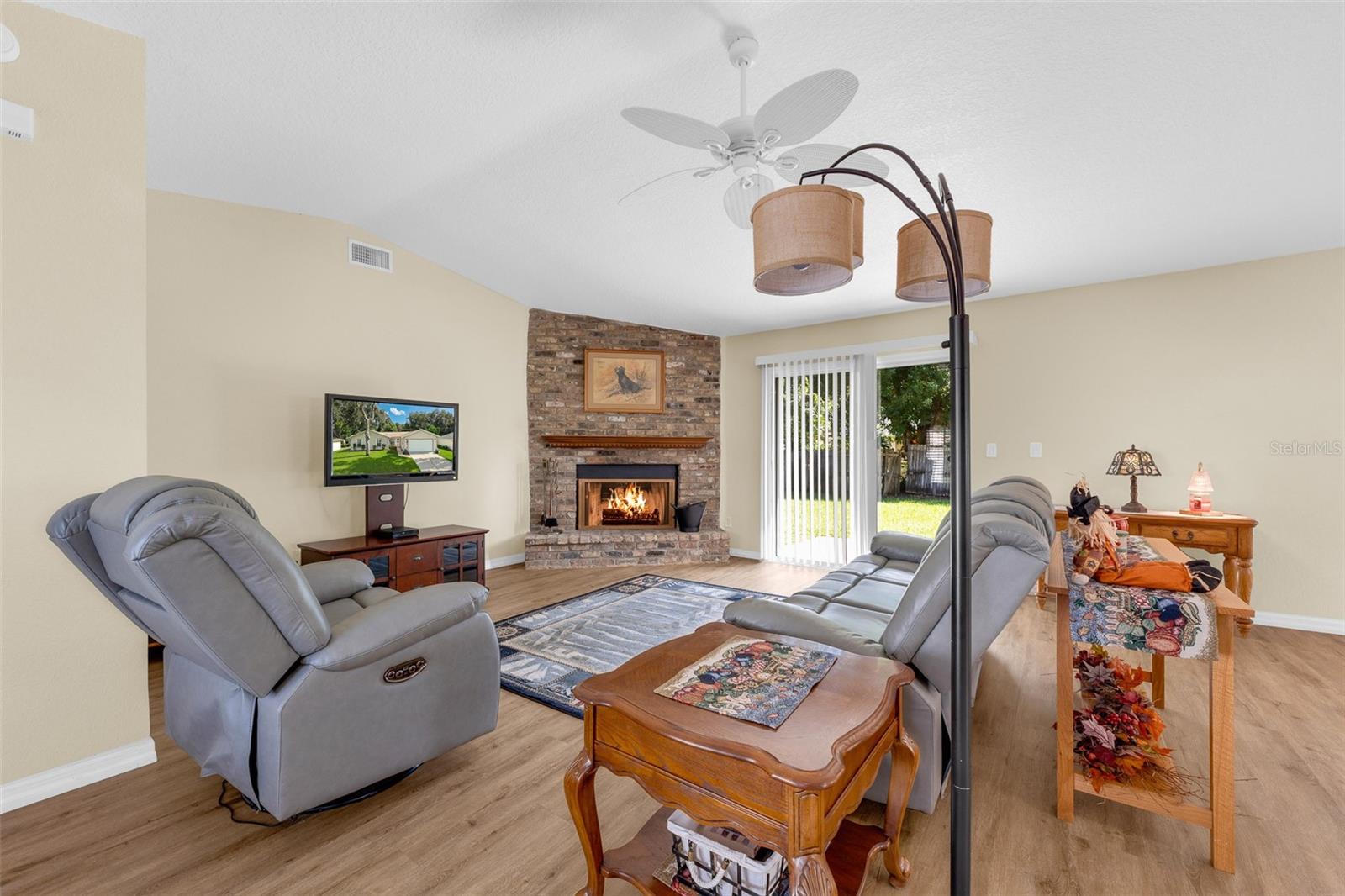 Image 17 of 37 For 3311 Needle Palm Drive