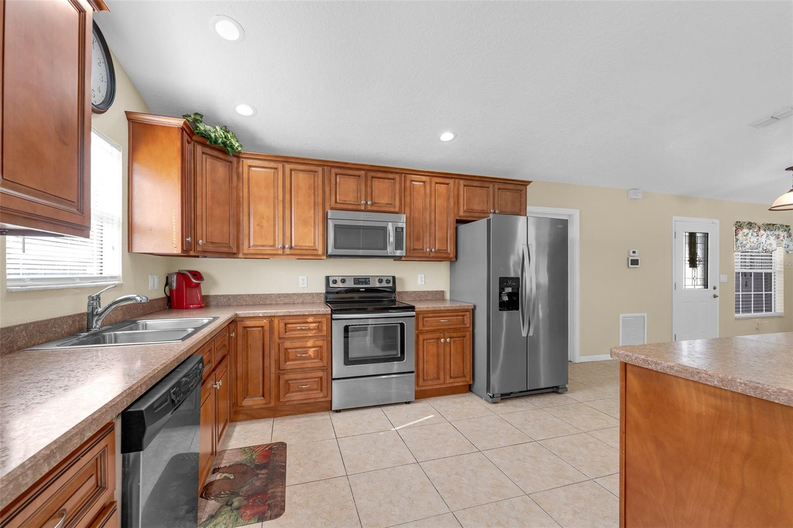 Image 9 of 37 For 3311 Needle Palm Drive