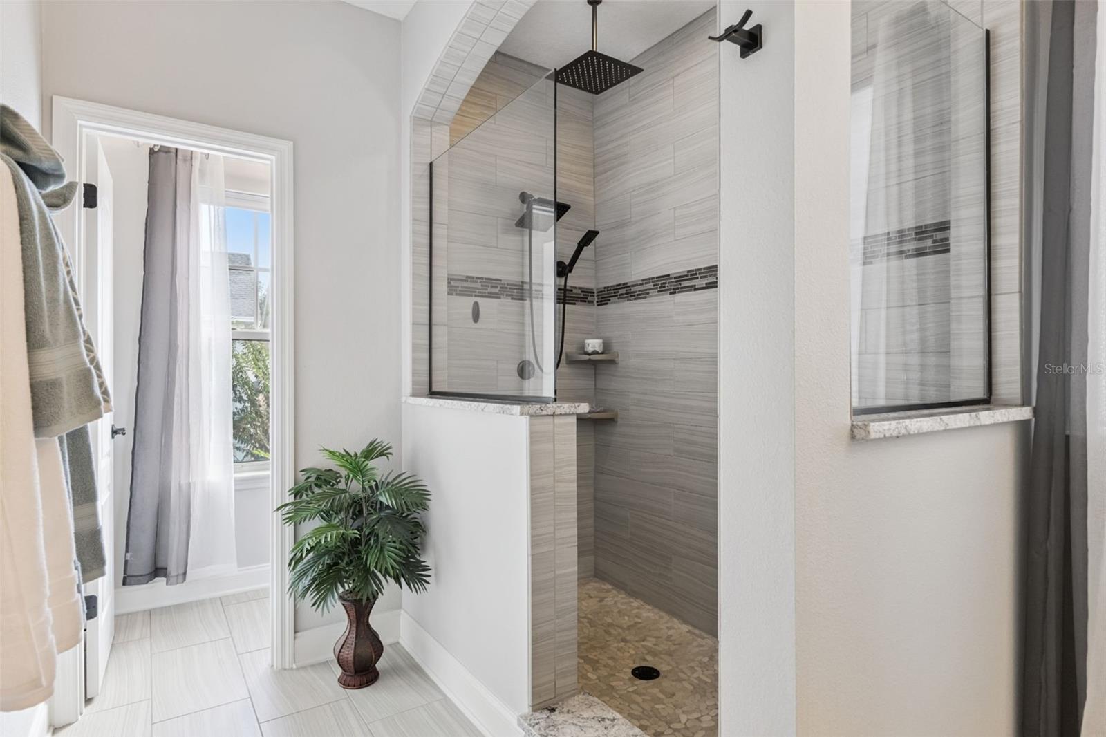 Image 33 of 85 For 1531 Castile Street