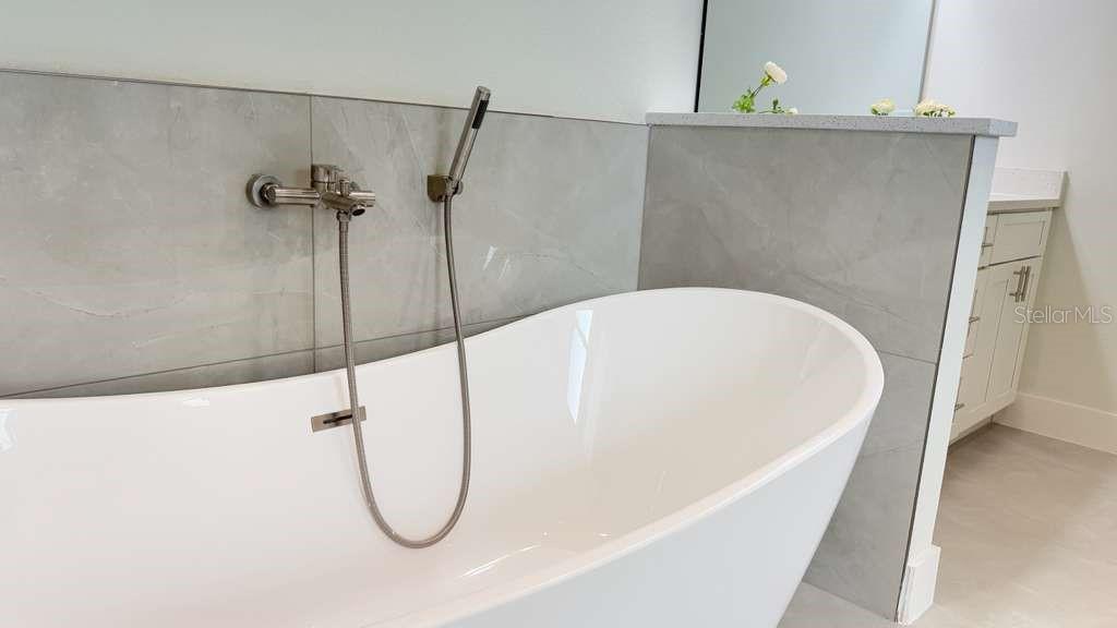 Image 18 of 32 For 2402 156th Loop