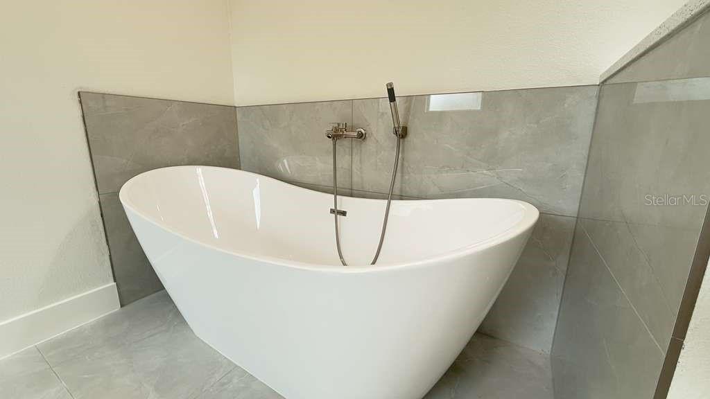 Image 19 of 32 For 2402 156th Loop