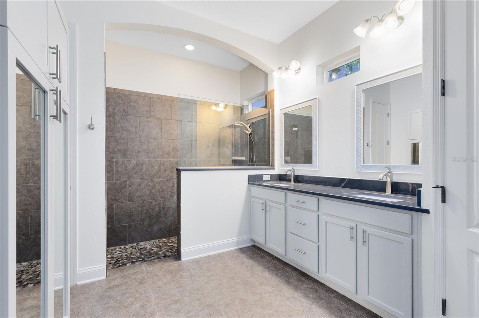 Image 18 of 46 For 8408 Laureate Boulevard