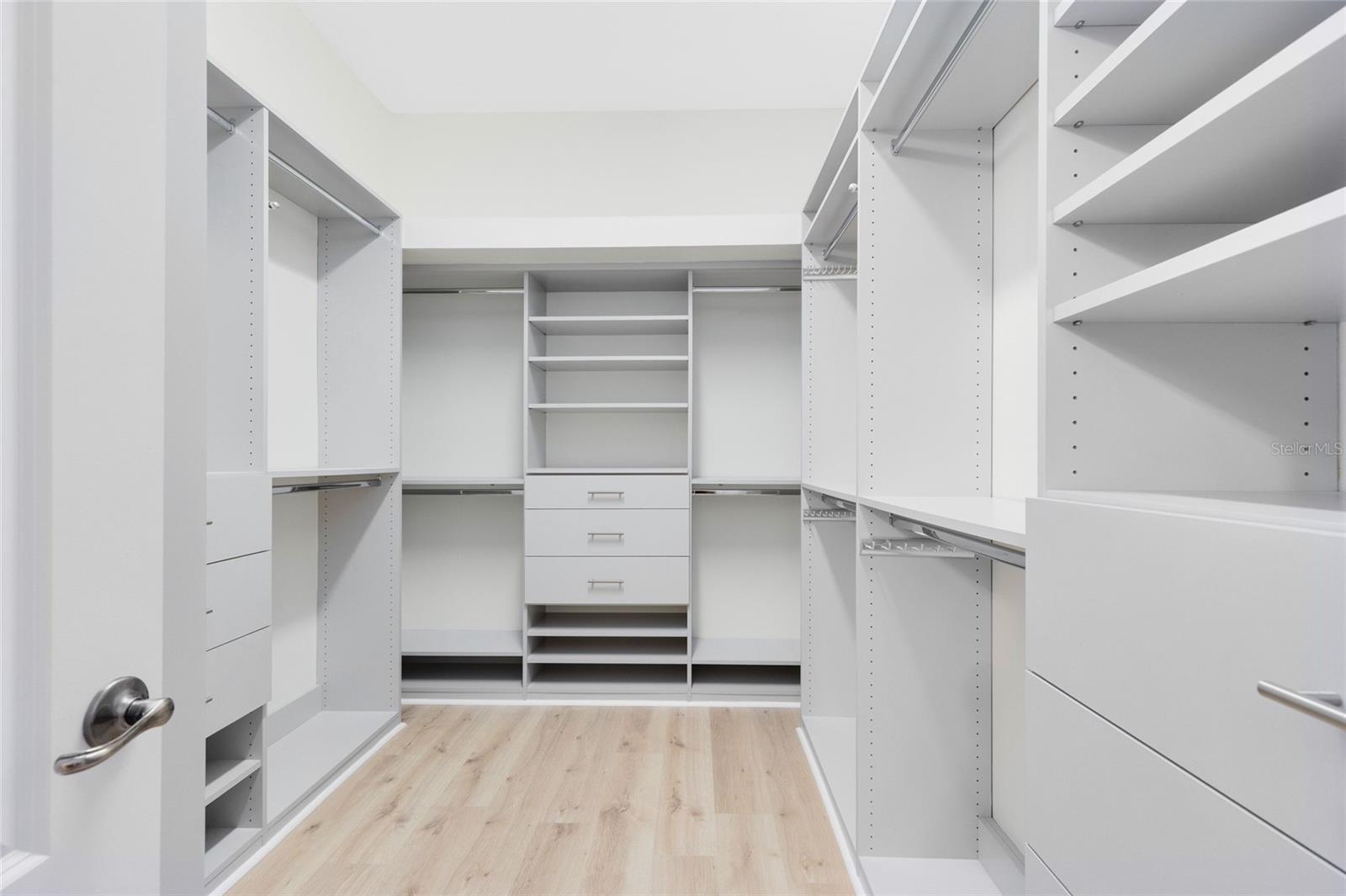 Image 19 of 46 For 8408 Laureate Boulevard