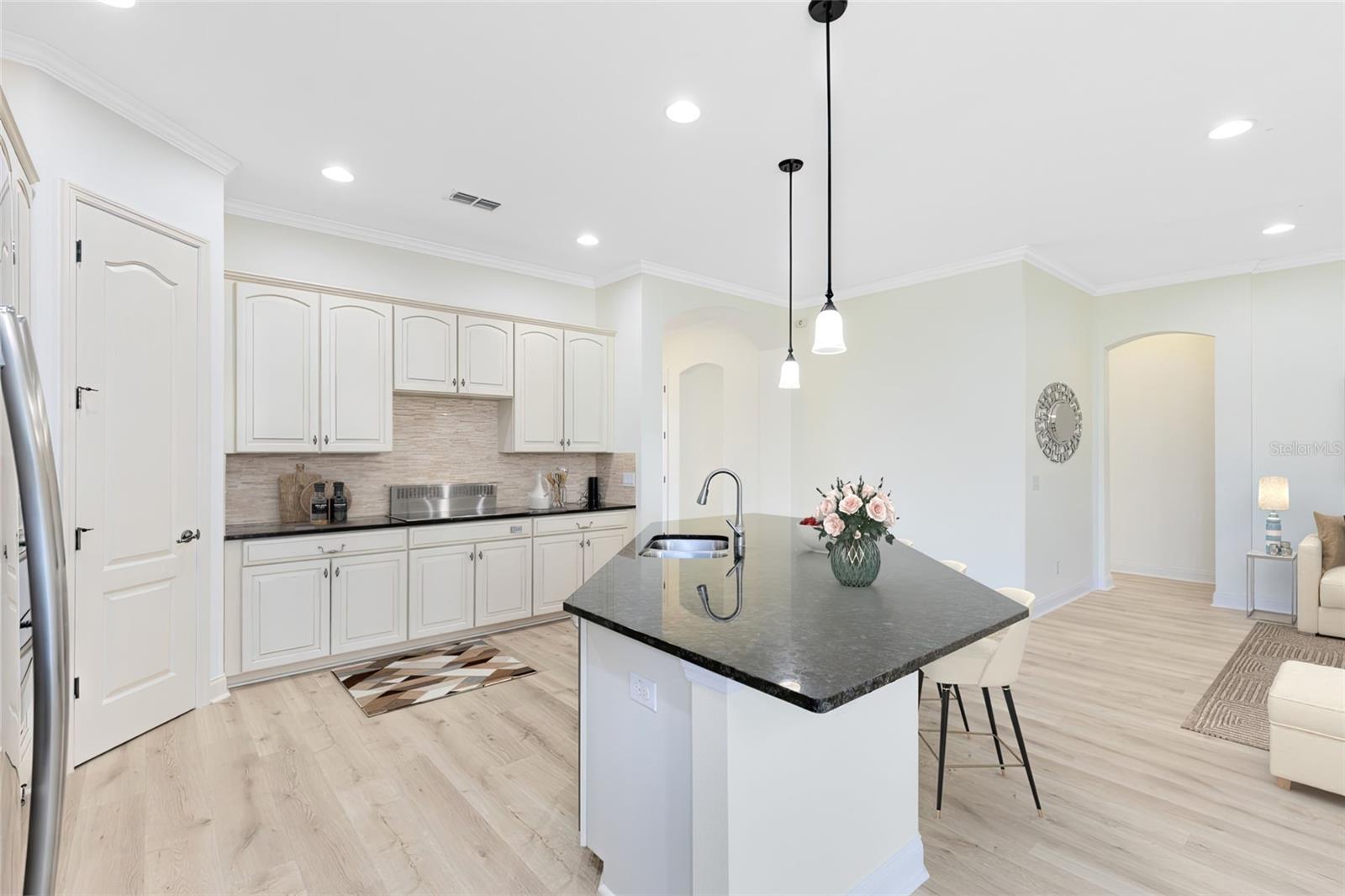 Image 7 of 46 For 8408 Laureate Boulevard