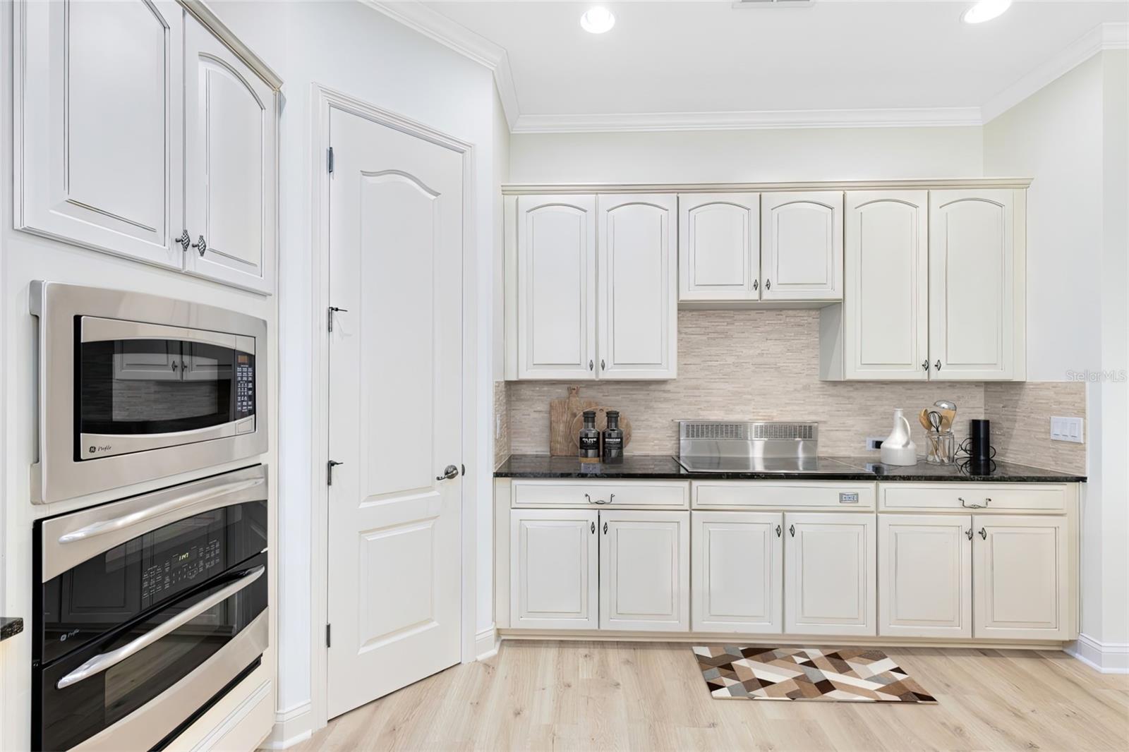 Image 8 of 46 For 8408 Laureate Boulevard