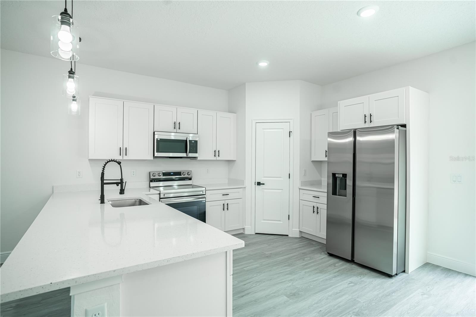 Image 18 of 44 For 6418 155th Place