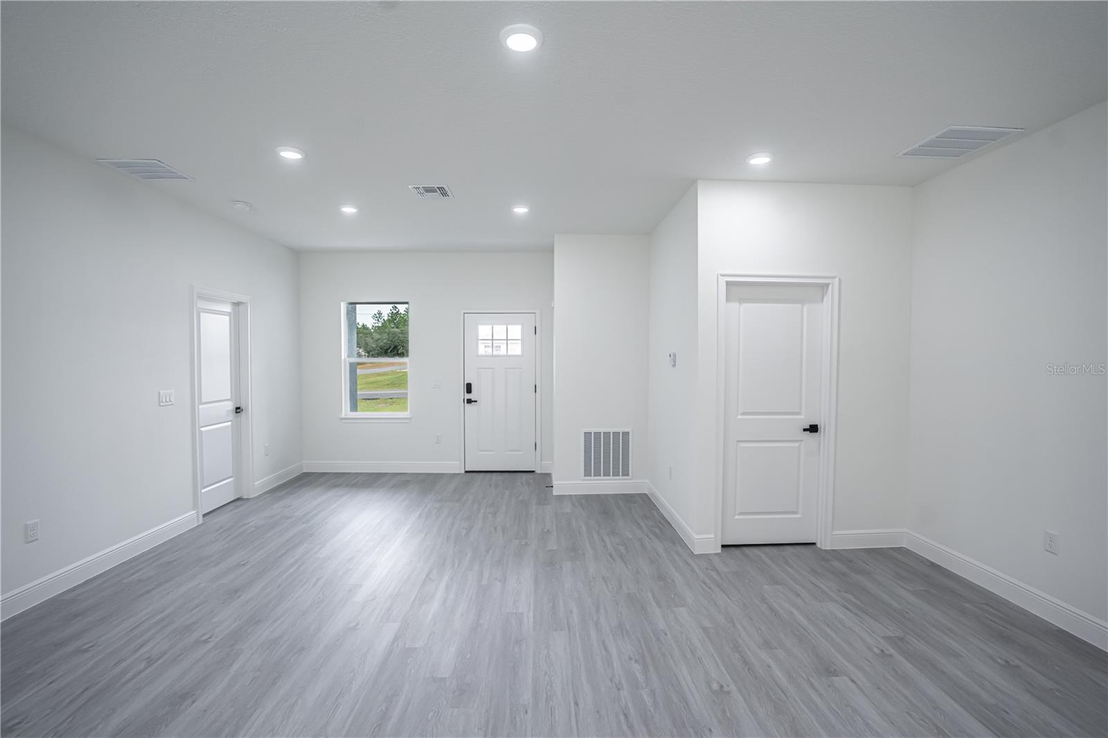 Image 20 of 44 For 6418 155th Place