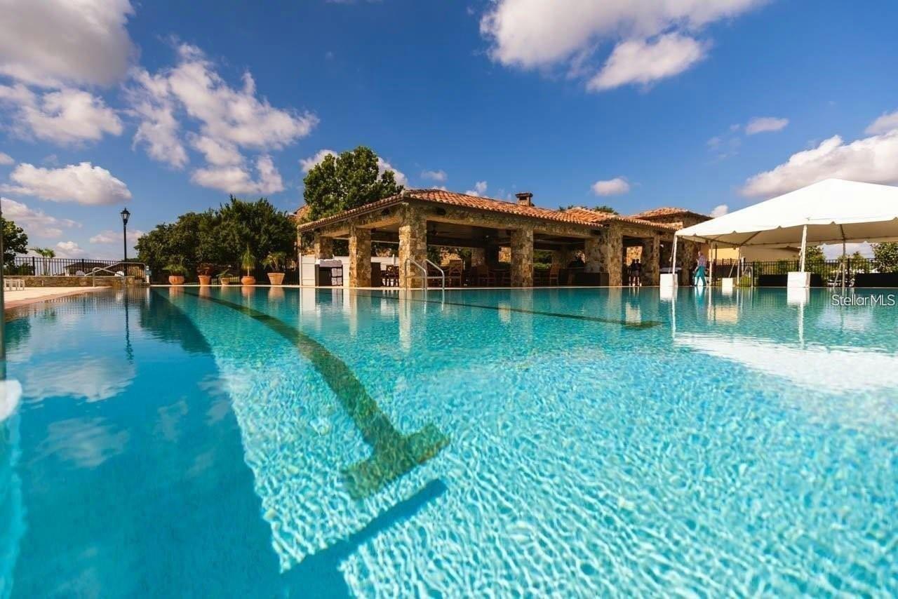 Image 11 of 66 For 15701 Vetta Drive