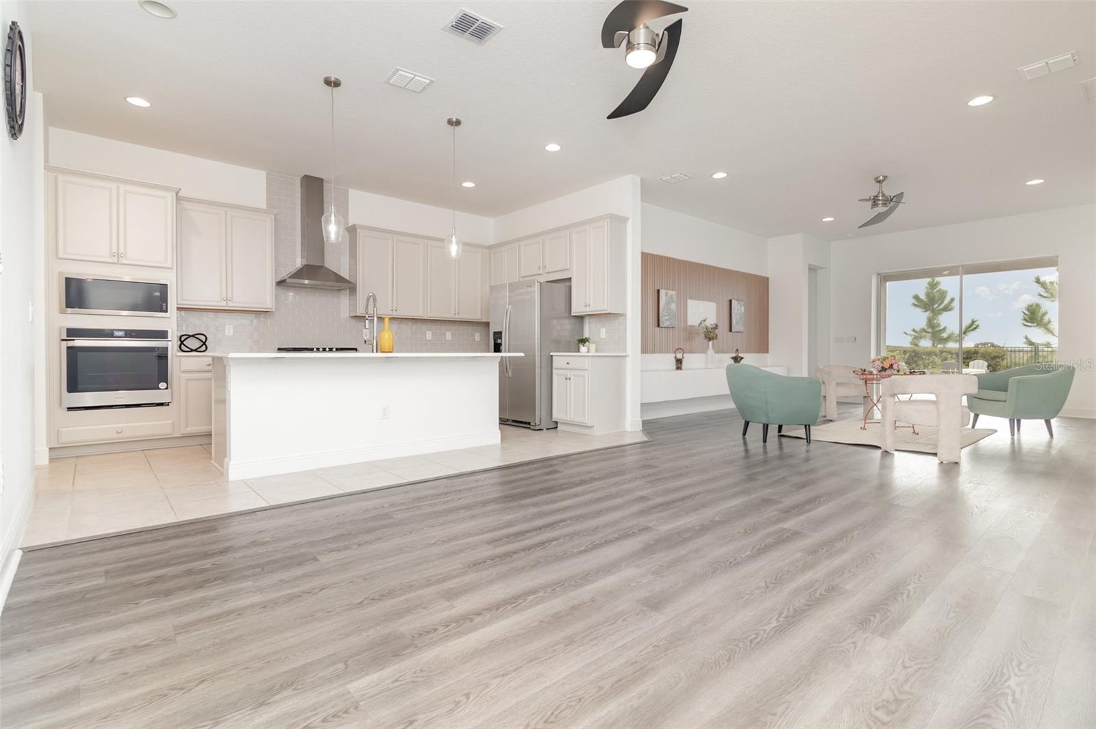 Image 18 of 66 For 15701 Vetta Drive