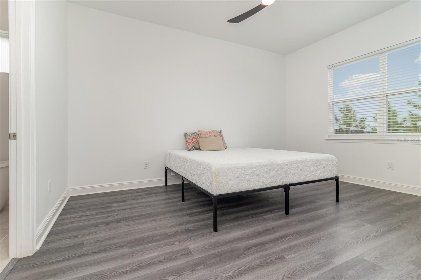 Image 23 of 66 For 15701 Vetta Drive