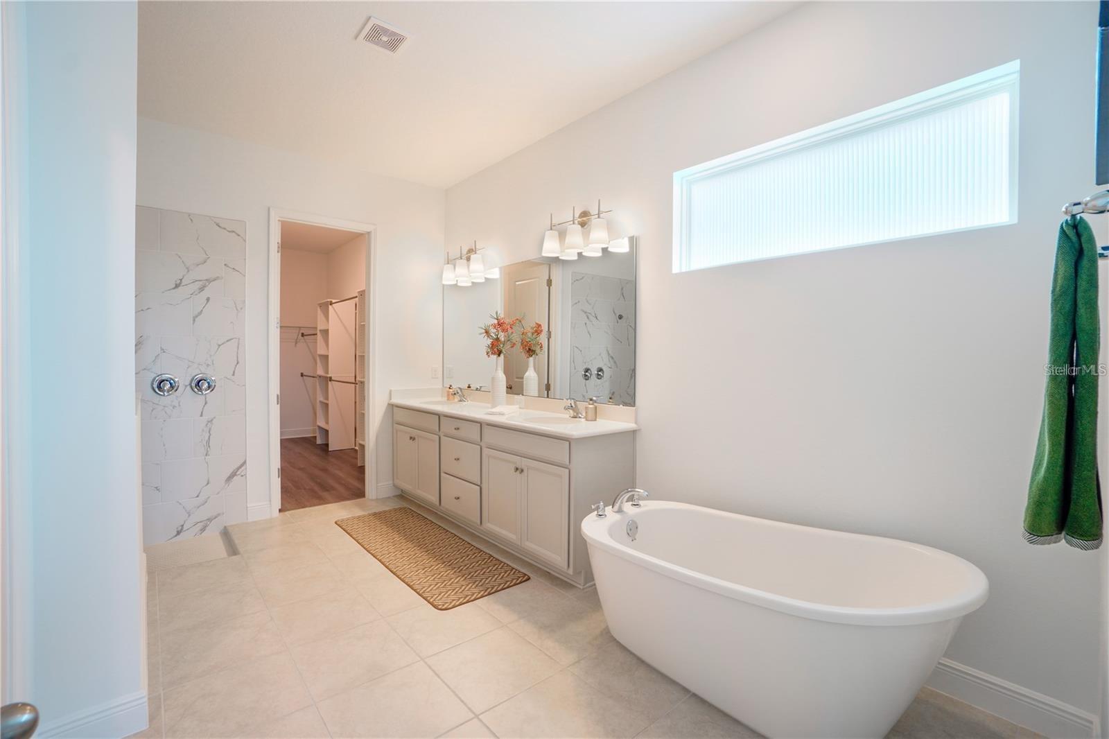 Image 27 of 66 For 15701 Vetta Drive