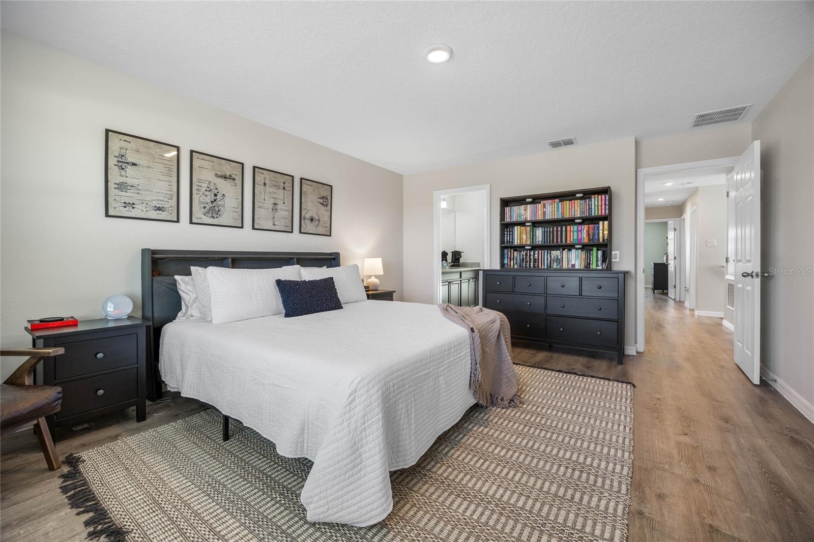 Image 13 of 33 For 242 Aberdeen Street