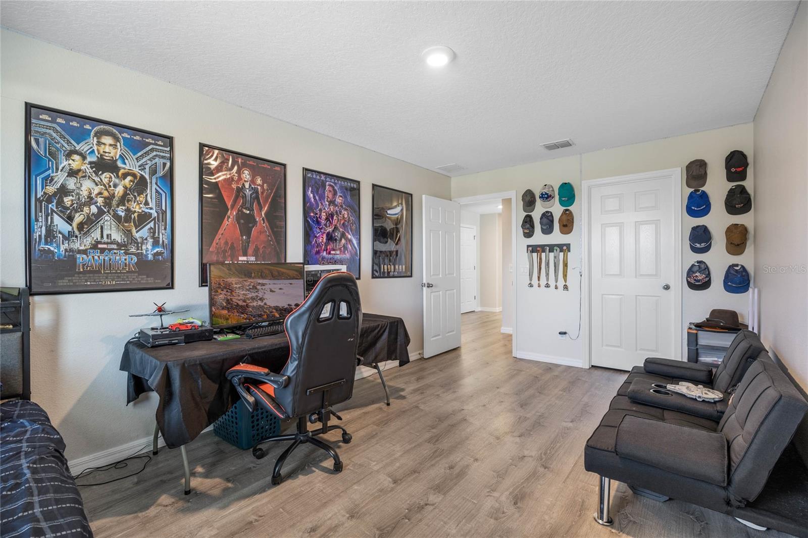 Image 15 of 33 For 242 Aberdeen Street