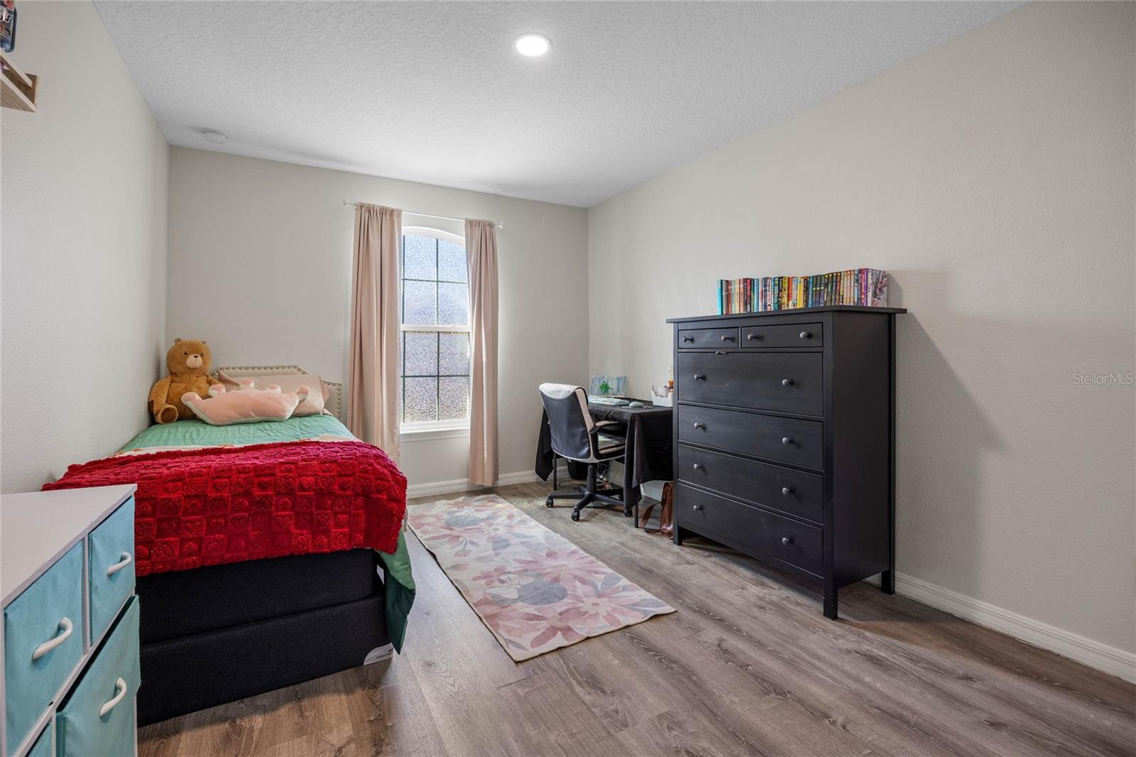 Image 17 of 33 For 242 Aberdeen Street