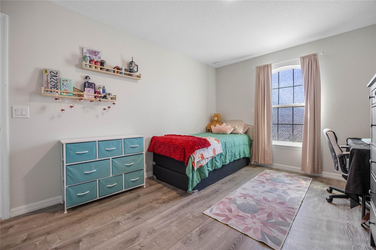 Image 18 of 33 For 242 Aberdeen Street