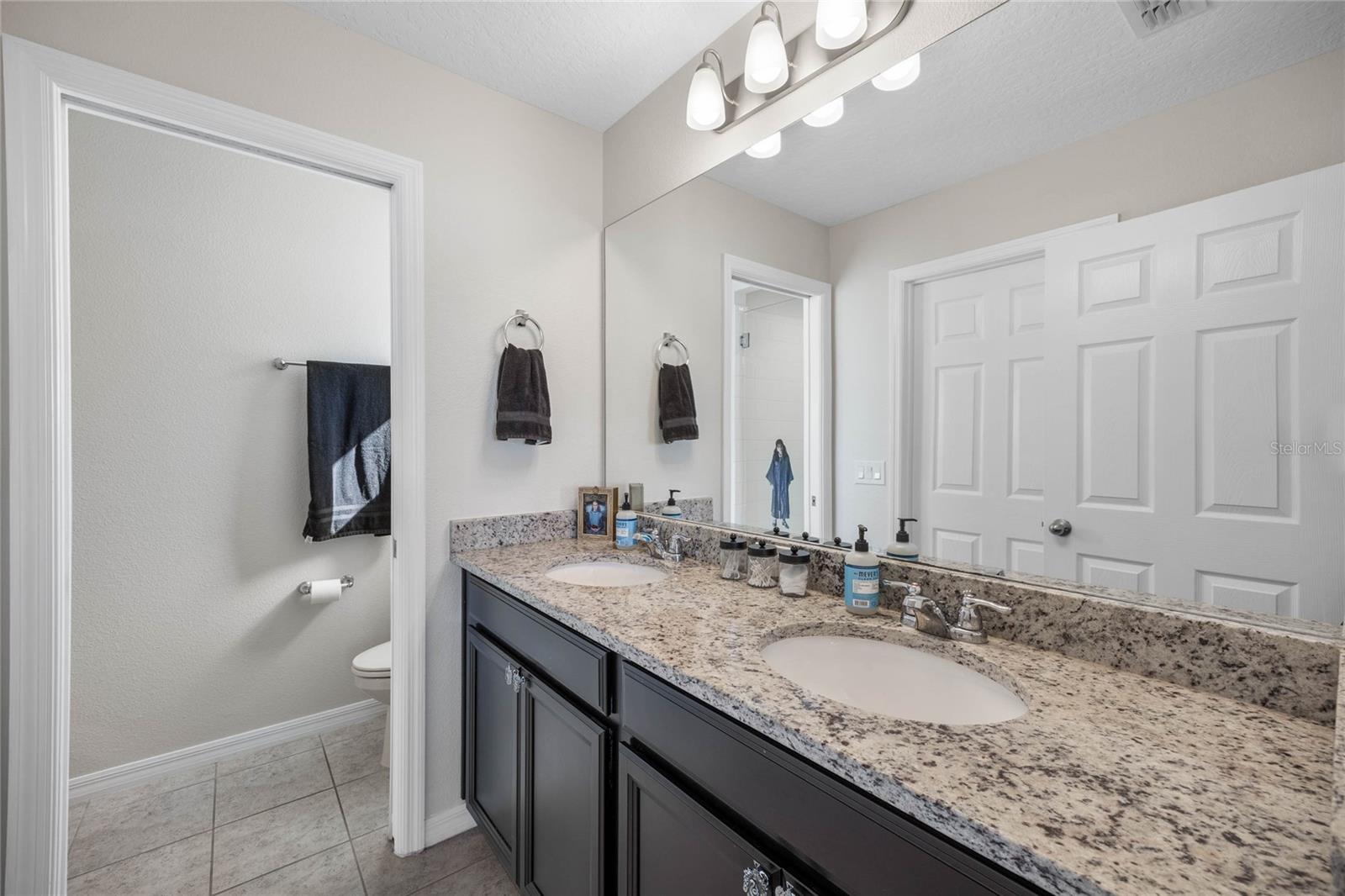 Image 22 of 33 For 242 Aberdeen Street