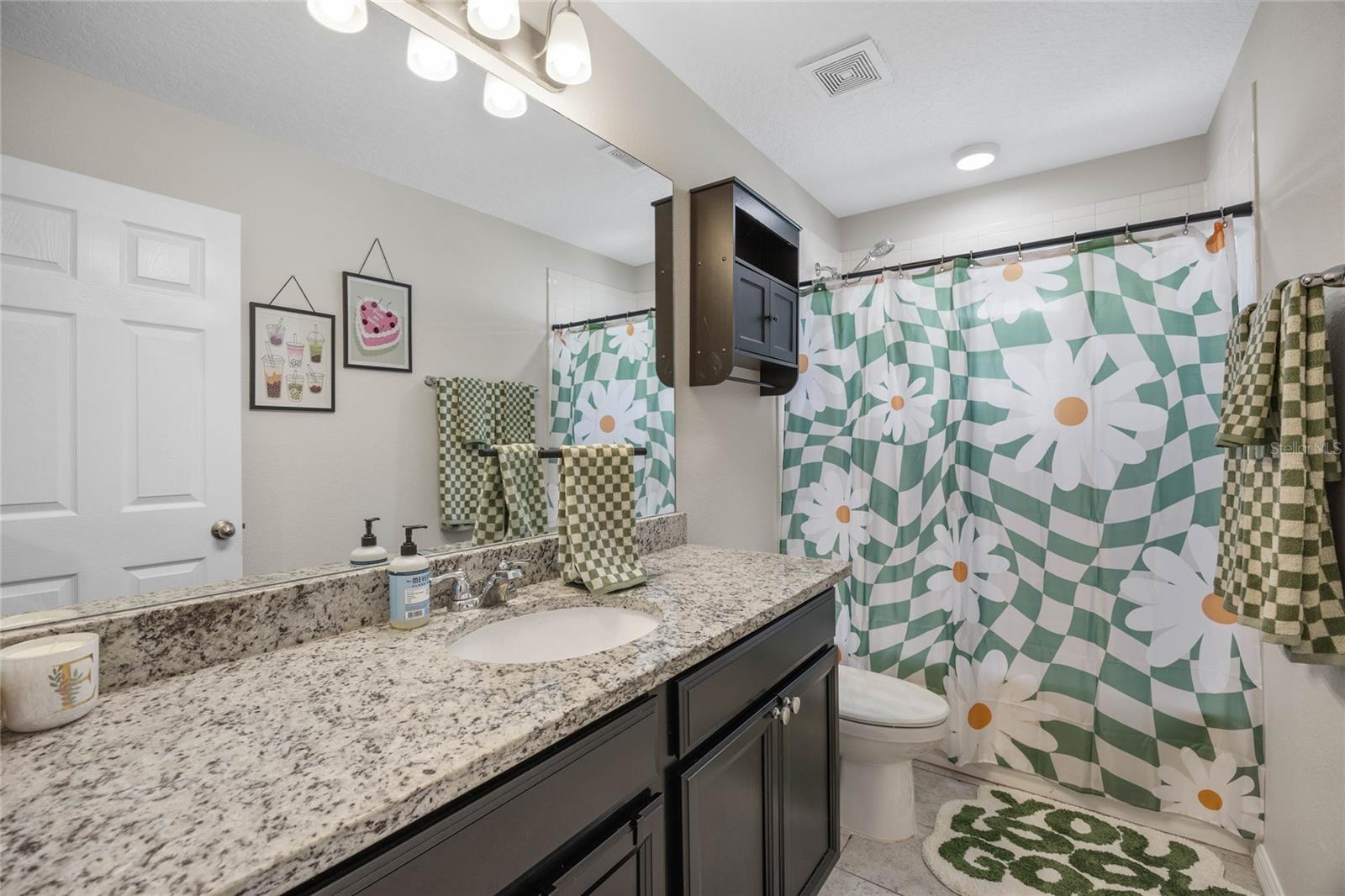 Image 23 of 33 For 242 Aberdeen Street