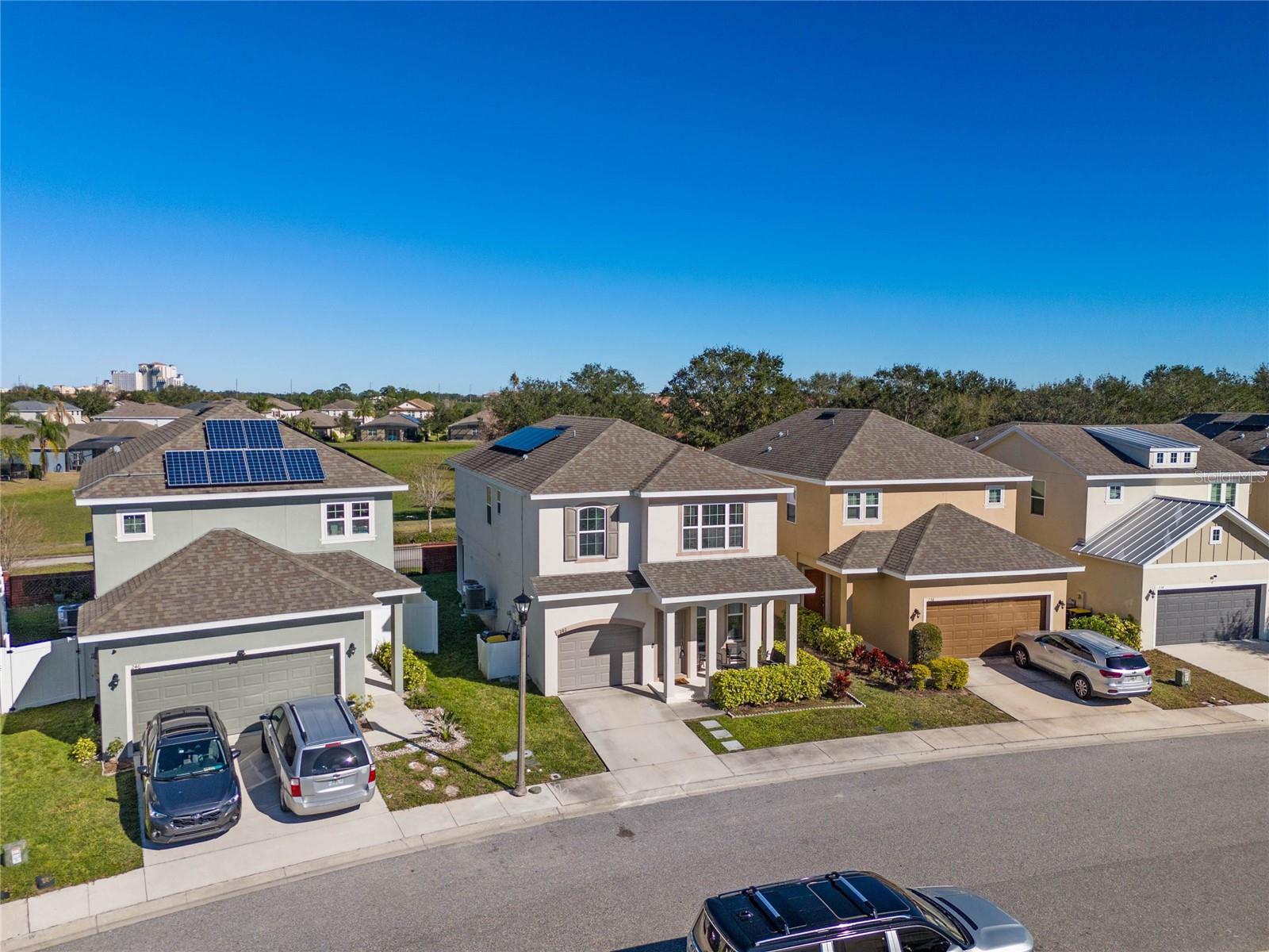 Image 28 of 33 For 242 Aberdeen Street